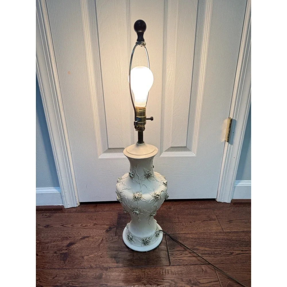 Vintage- Floral Table Lamp Cream